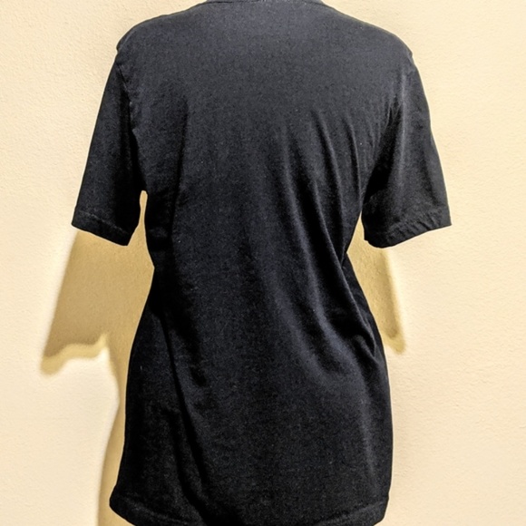 3/$15 Graphic Tee Everyone vs Racism - Picture 4 of 6